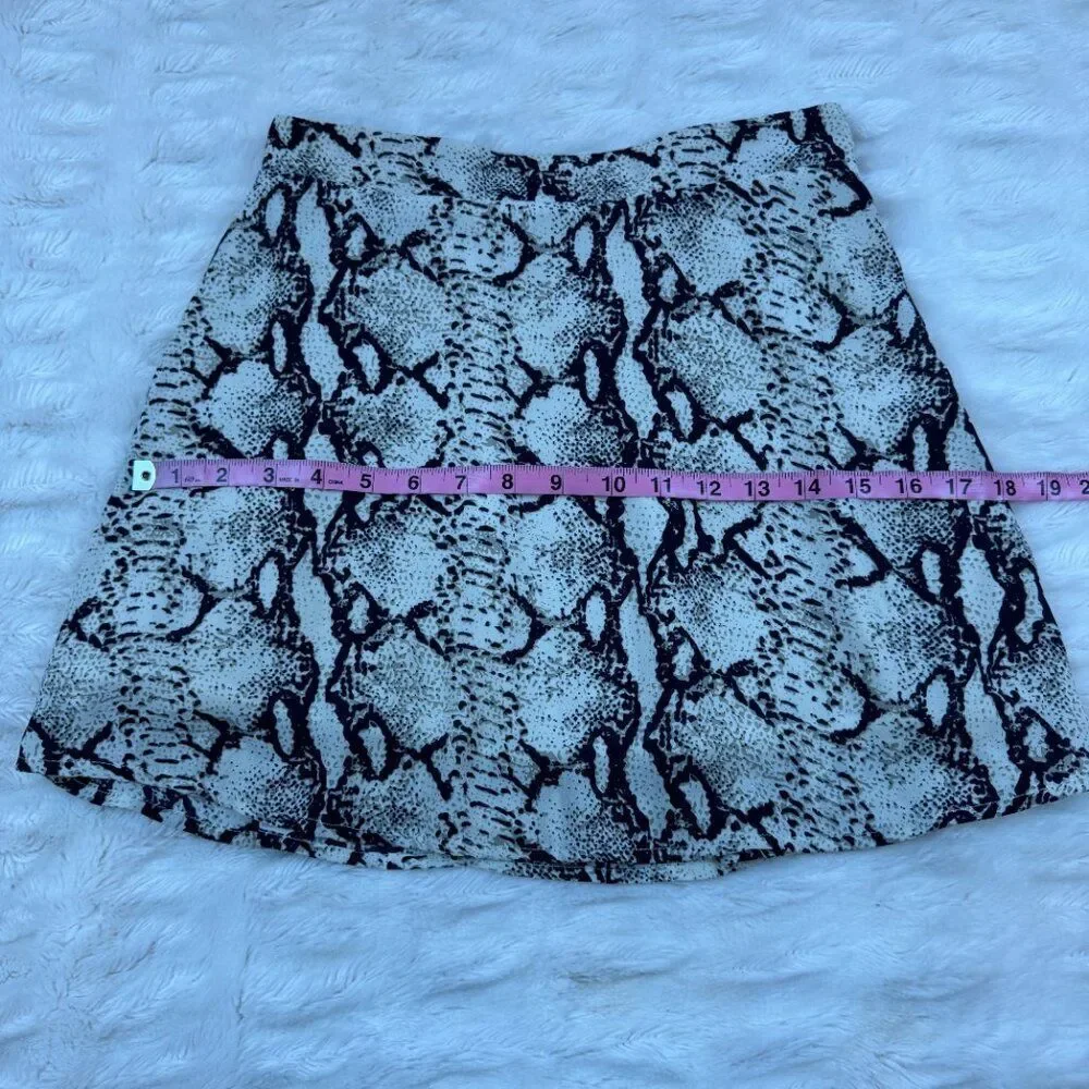 Tobi Snakeskin Mini Skirt - Picture 5 of 9